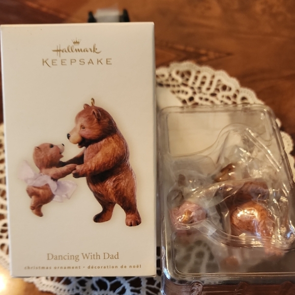 Hallmark Other - Hallmark Keepsake Bear and Cub Ornament - Brown and White